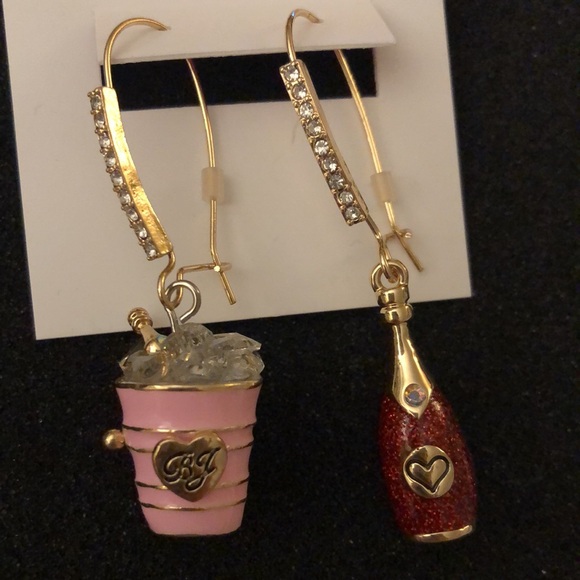 Betsey Johnson Gold Tone Champagne Bottle & Bucket Mismatch Drop Earrings NWT - Picture 6 of 10